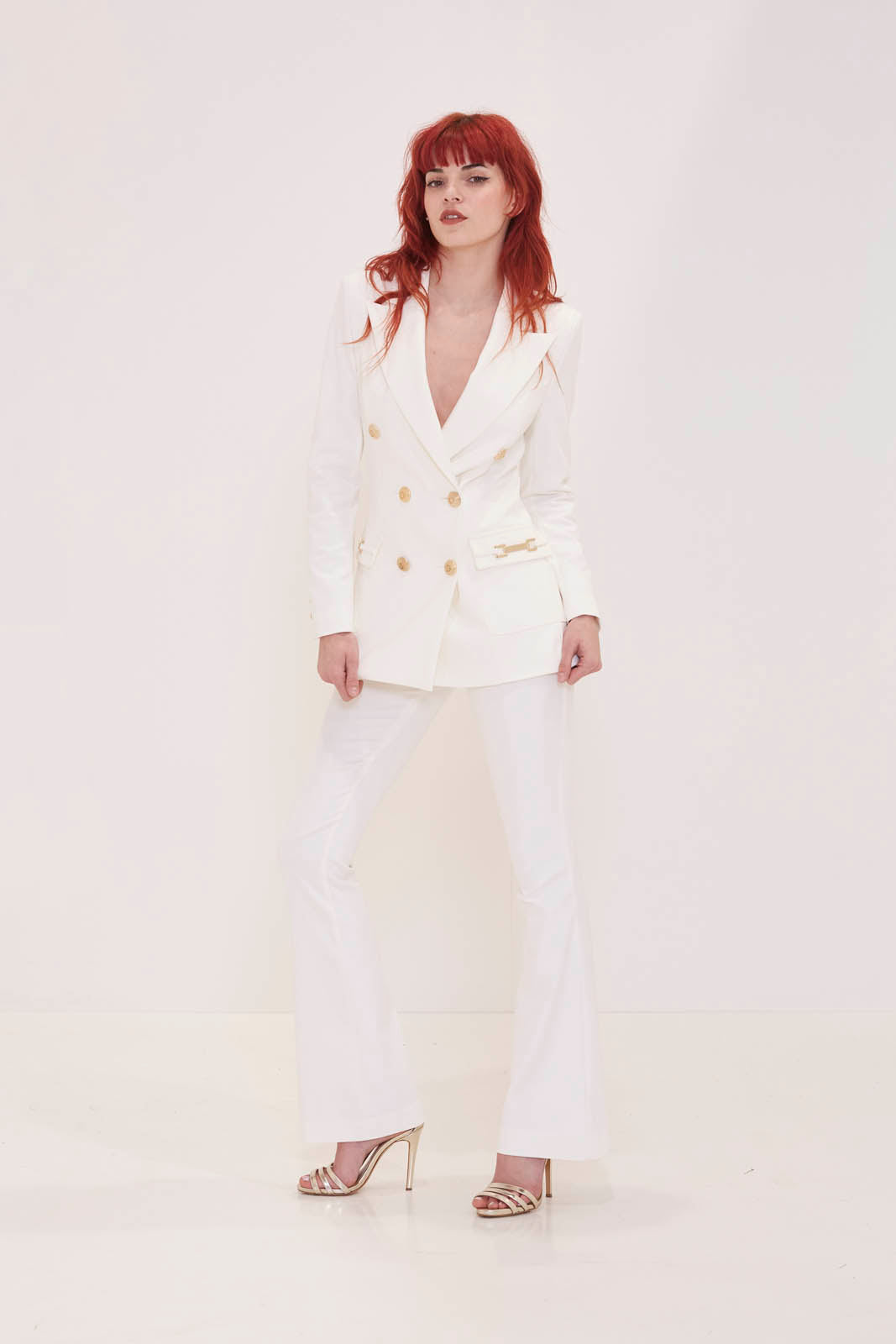 Victoria trousers salt in technical fabric with gold clamp